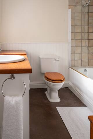 Eyrie Family Suite gallery image 4