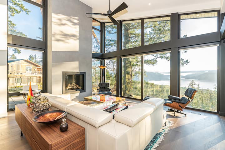 Above The Narrows Bed & Breakfast: Arbutus Room - Salt Spring Island
