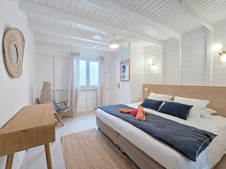 Quarto 3: Possibilidade de conversão para 2 camas de 90 cm (com 2 colchões separados)