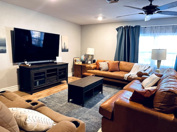 Viva Las Vegas 4-bedroom Home With Ev Charger - Las Vegas, NV