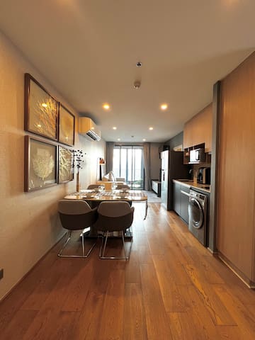 sky pool central world chitlomi