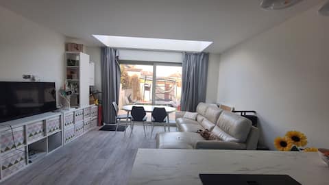 New Home Near the Sea/ Restaurants