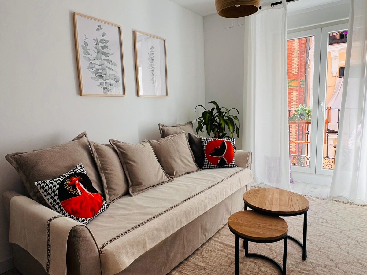 Successful Airbnb property: Elegant & exclusive, central. 2 BR, 2 BTH. in Centro