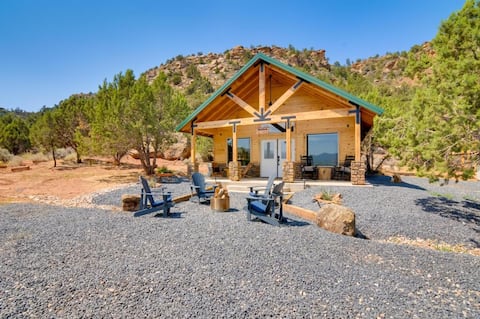 Nestled in Nature- Zion’s Gateway Cabin#7-Jacuzzi