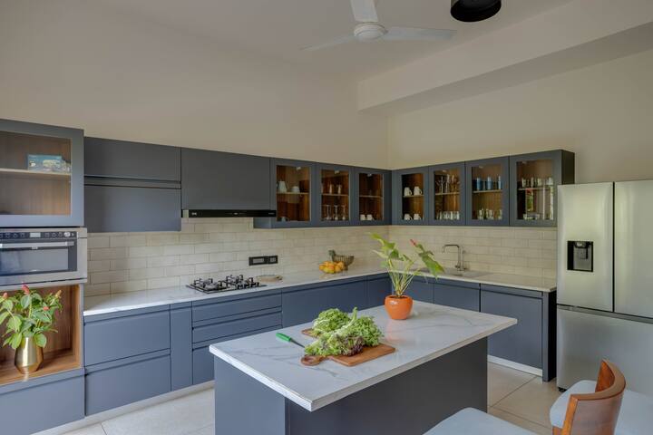 Full kitchen image 1