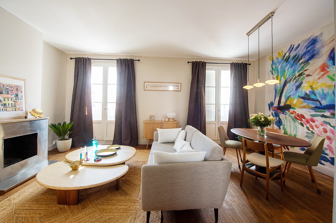 Annonce Airbnb populaire: Bright 2 Bedrooms Apt + Balconies - Central Tours à Tours