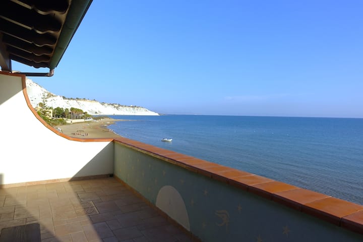 Seafront Nest Overlooking Scala Dei Turchi - Siculiana