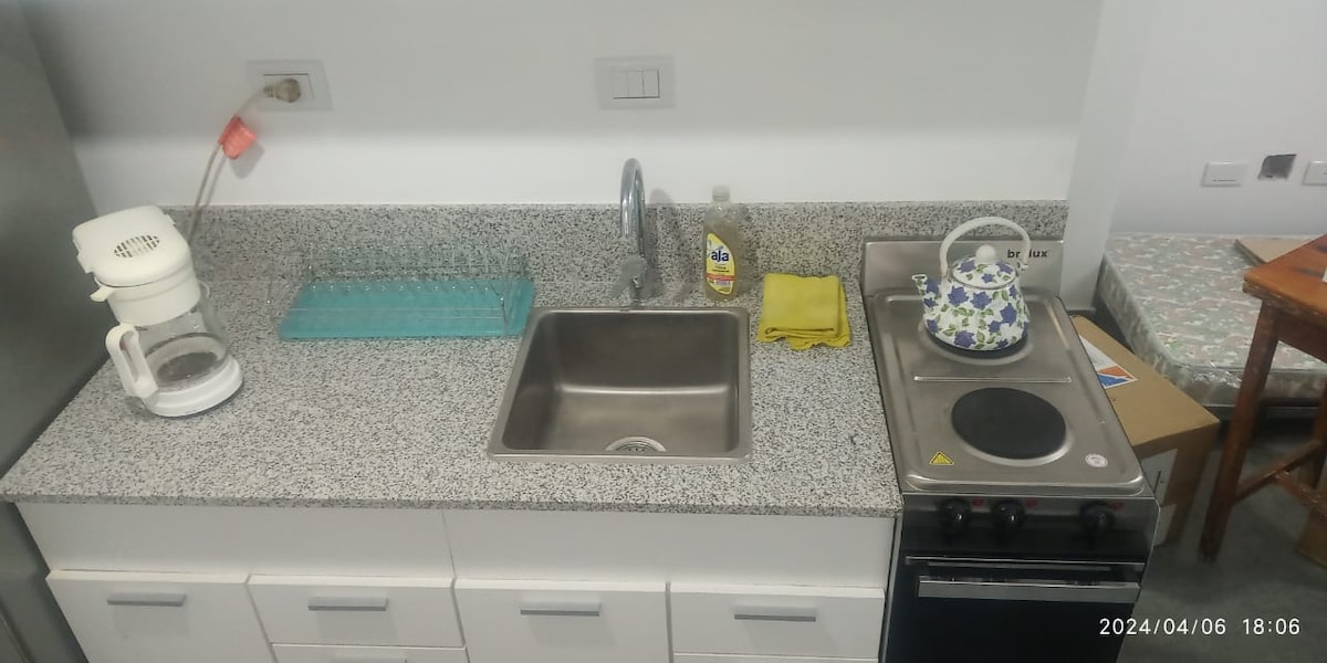 Kitnet com varanda em Avellaneda