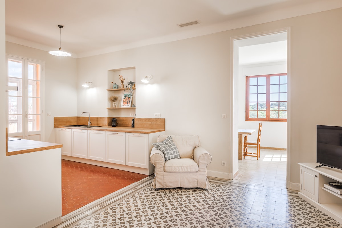 Erfolgreiche Airbnb-Immobilie: Villa among the vineyards in Bormes Les Mimosas