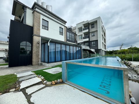 Jazz style - Internet beauty game swimming pool, original audio karaoke, 120-inch projector, starry