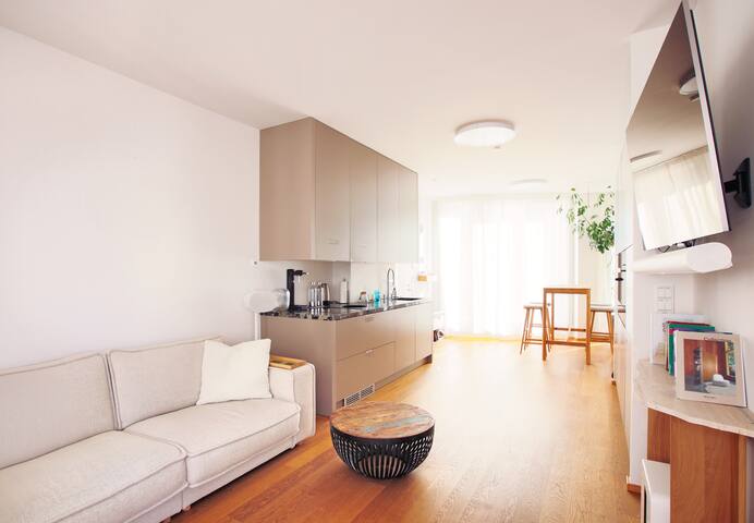 Designer Oasis in Friedrichshain gallery image 2