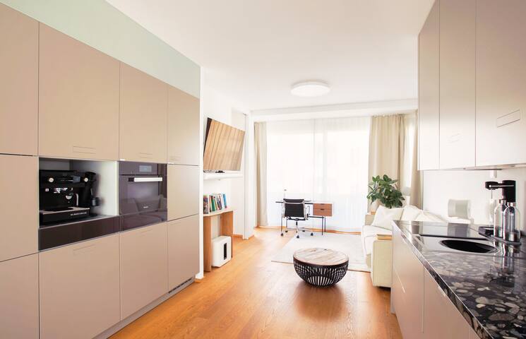 Designer Oasis in Friedrichshain gallery image 3