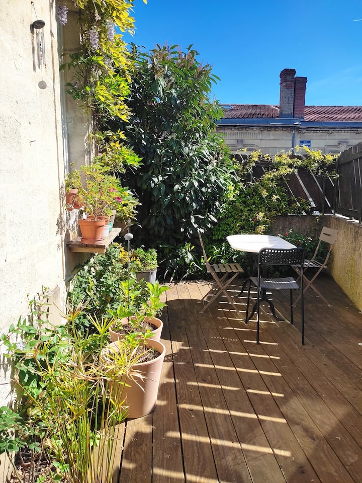 Maison Avec Extérieurs, Stationnement Inclus - Bordeaux