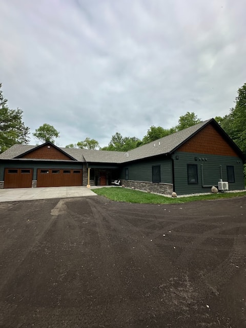 Brand New Large Family Lodge!