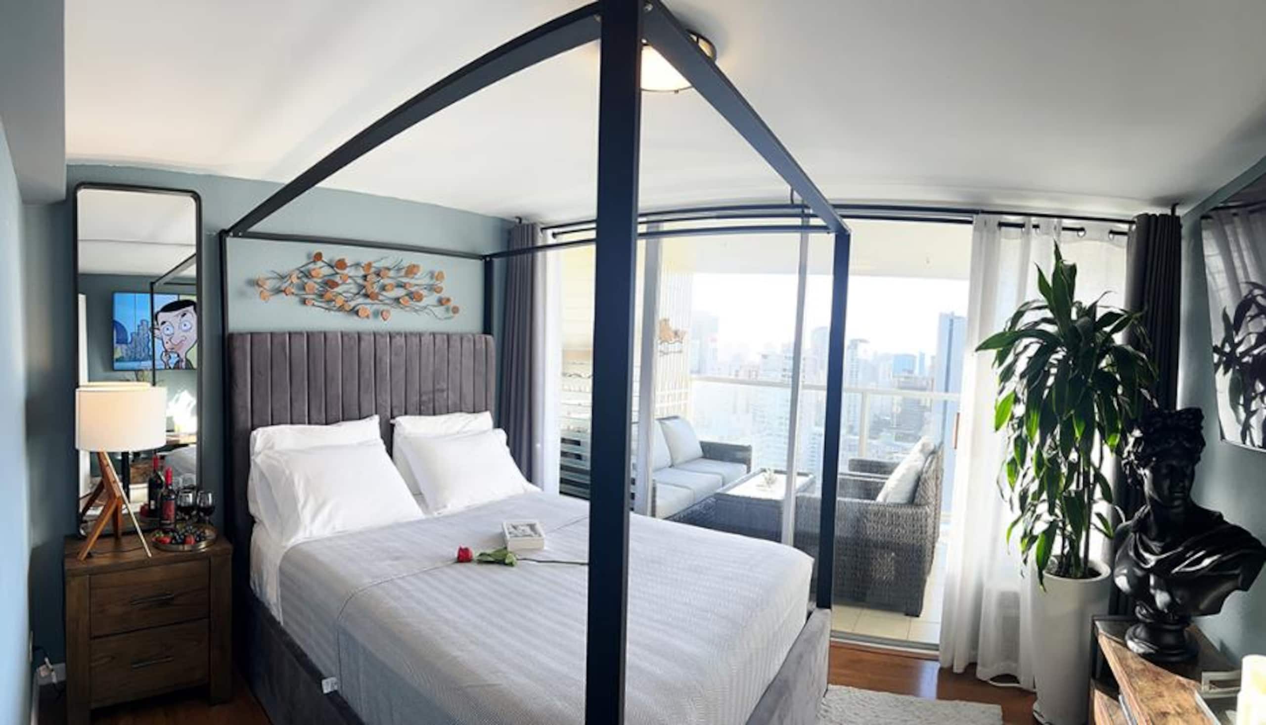 Center of Waikiki - 1 Bedroom 3 Queen Size Beds - Image 23