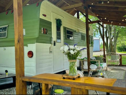 1968 Vintage Olive .  7 minutes from Ruoff Center