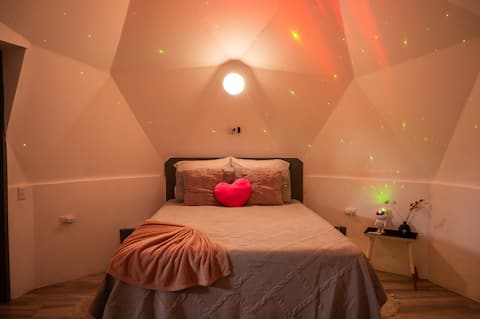 Dome Luna near Poas Volcano and SJO airport!