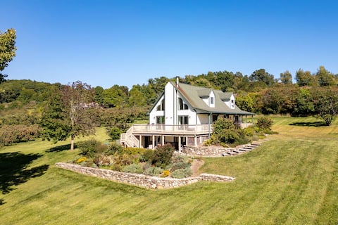 Luxurious Farmhouse amidst Orchards & Valley Views