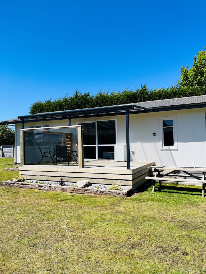 The Bach - Te Anau