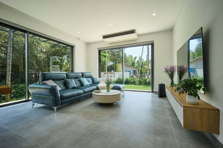 Riverfront Luxury Villa With Rooftop Pool & Sauna - Hội An
