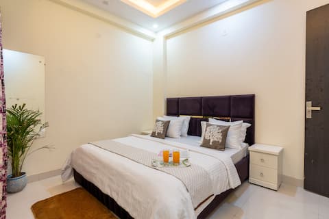 Homlee-Vasundhara 3BHK Flat- kitchen-Parking-Lift