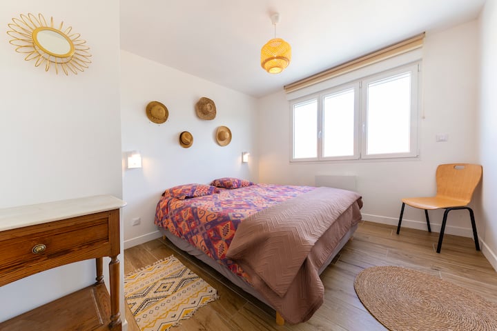 ห้องนอนเตียงคู่ 160 X200
