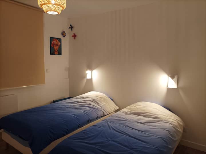 เตียงเดี่ยวขนาด 90x200 2 เตียง