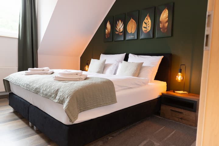 חדר שינה 2 עם מיטת אביב