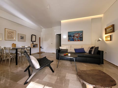 Top Airbnb: Charming veranda in Exarcheia in ΕΞΑΡΧΕΙΑ