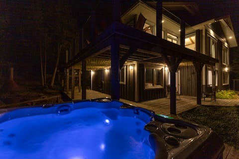 Lighthouse Views on Lake Huron-Hot tub, Pool Table