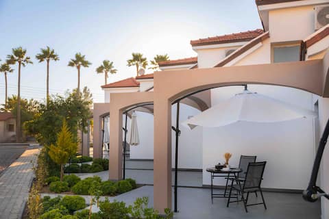 Beachside Group Stay Kyrenia | Row 7