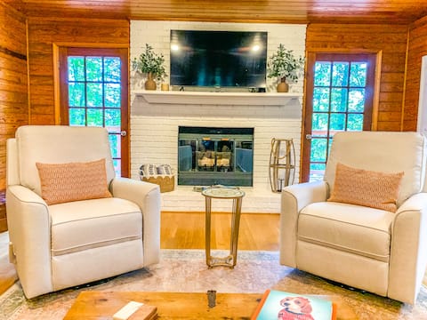 Popular Airbnb listing: Lakefront Home, Pool, Dock, Dog, Boats, FirePit in Gumlog
