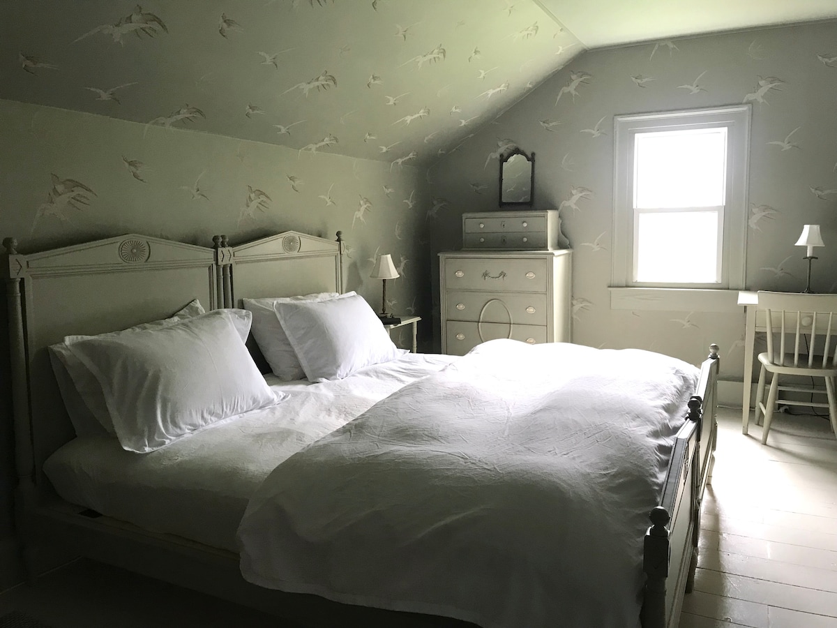 מיטת קינג סייז שוודית עתיקה, הניתנת להפרדה לשתי מיטות יחיד