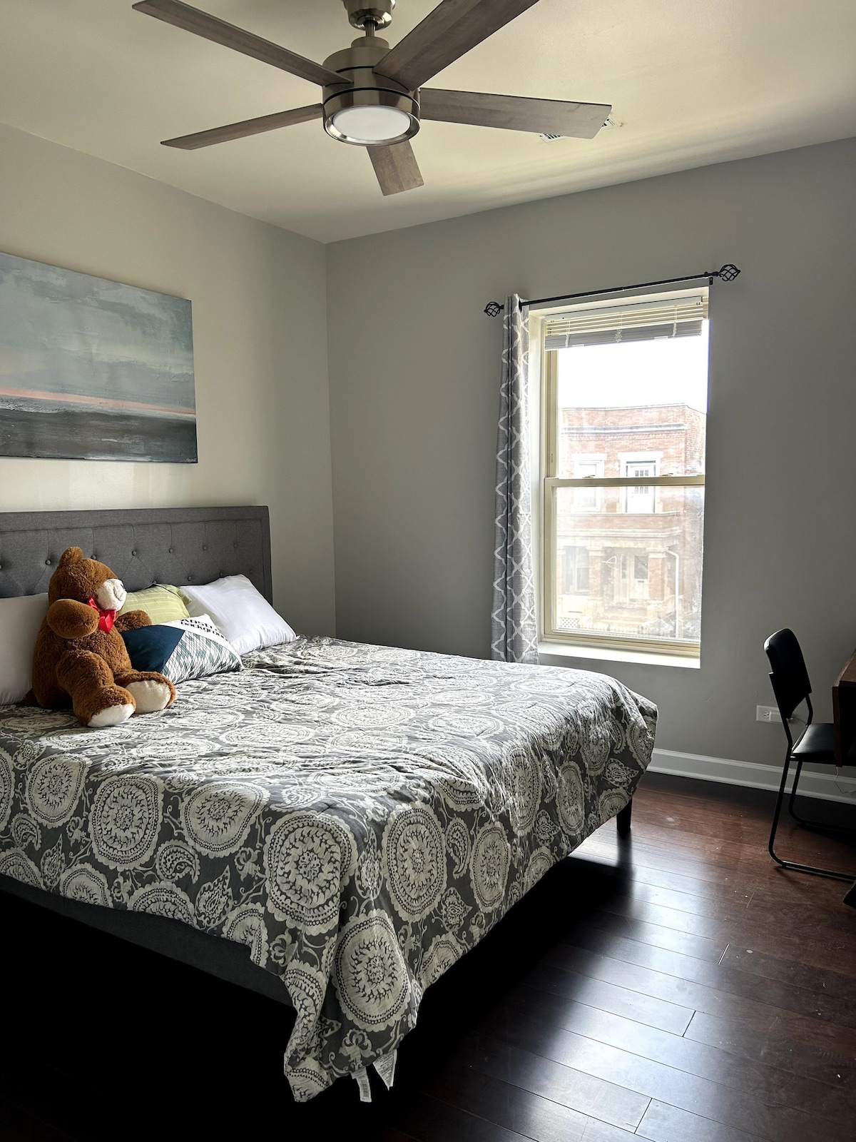 Krevat dopio "king size" me ventilator tavani me telekomandë.