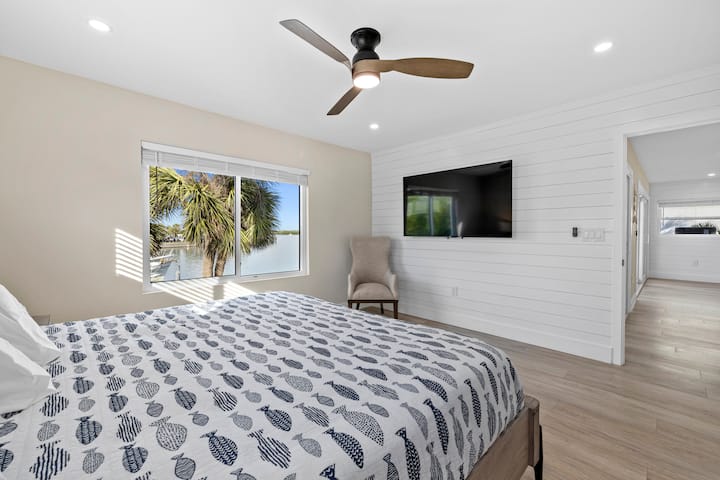 Waterfront 3 Bedroom Condo With Beach Access - Englewood, FL