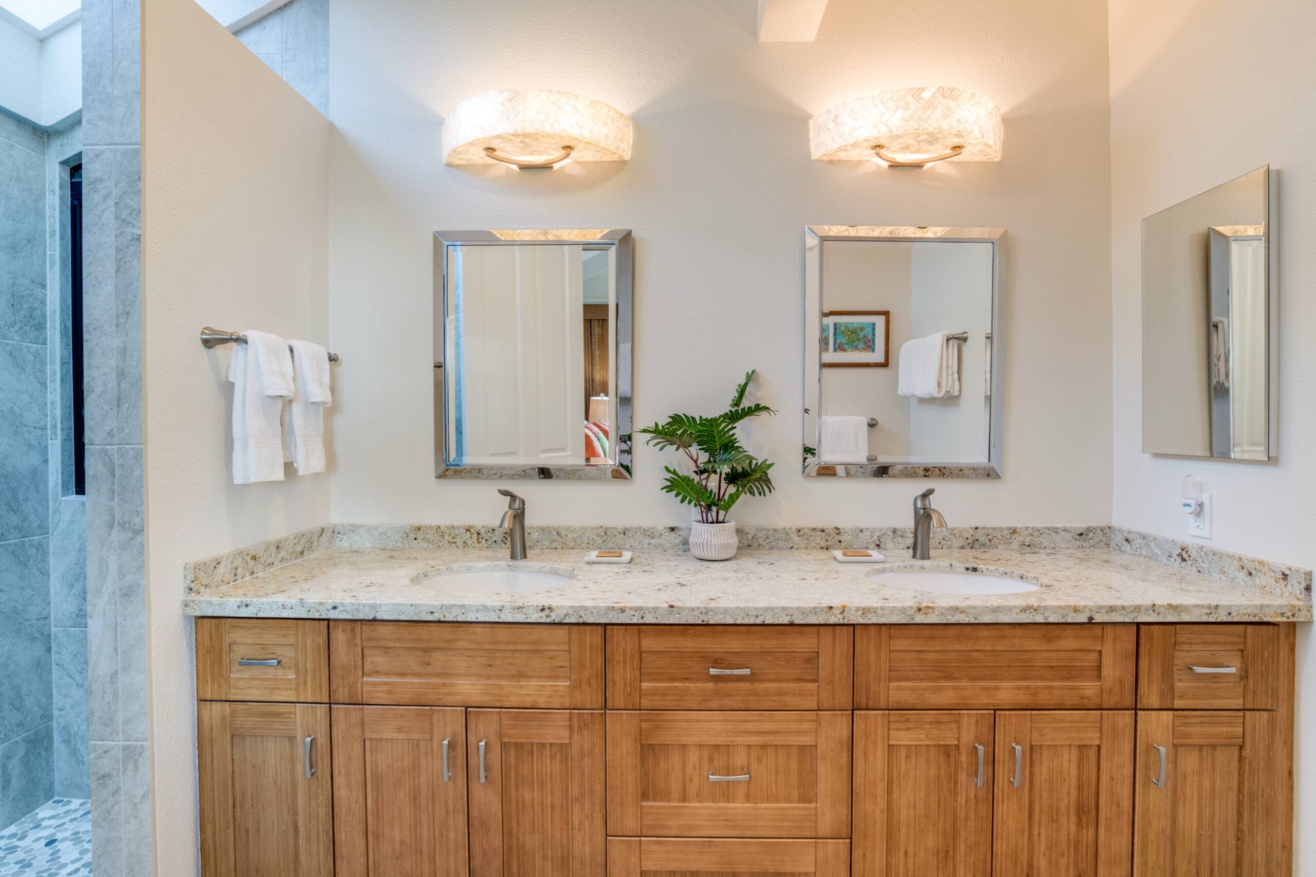 Home in Lahaina · ★5.0 · 3 bedrooms · 6 beds · 3 baths - Image 15