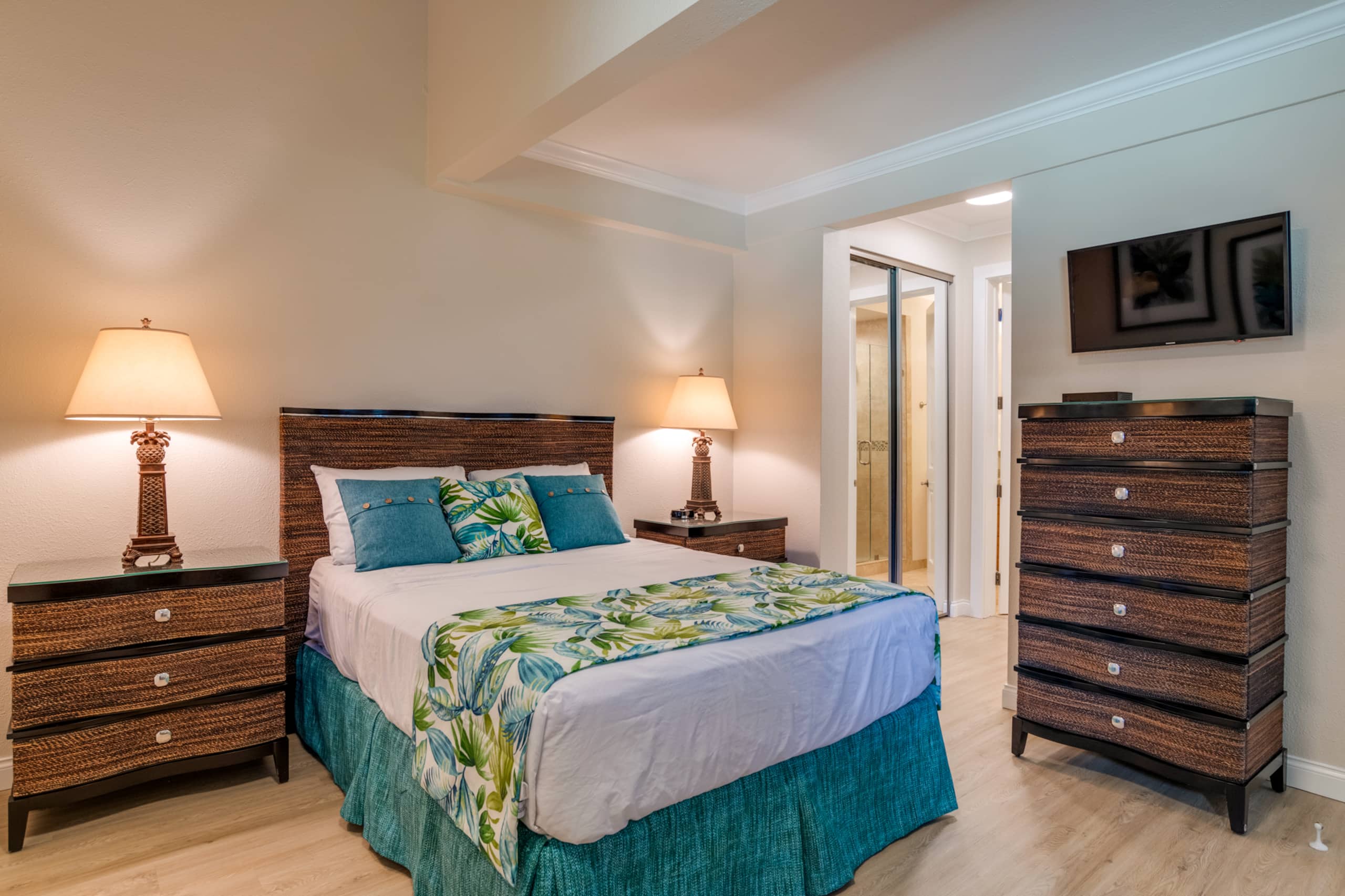 Home in Lahaina · ★5.0 · 3 bedrooms · 6 beds · 3 baths - Image 12