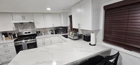 New & All Clean, Patio by Cruise & Convention Ctr