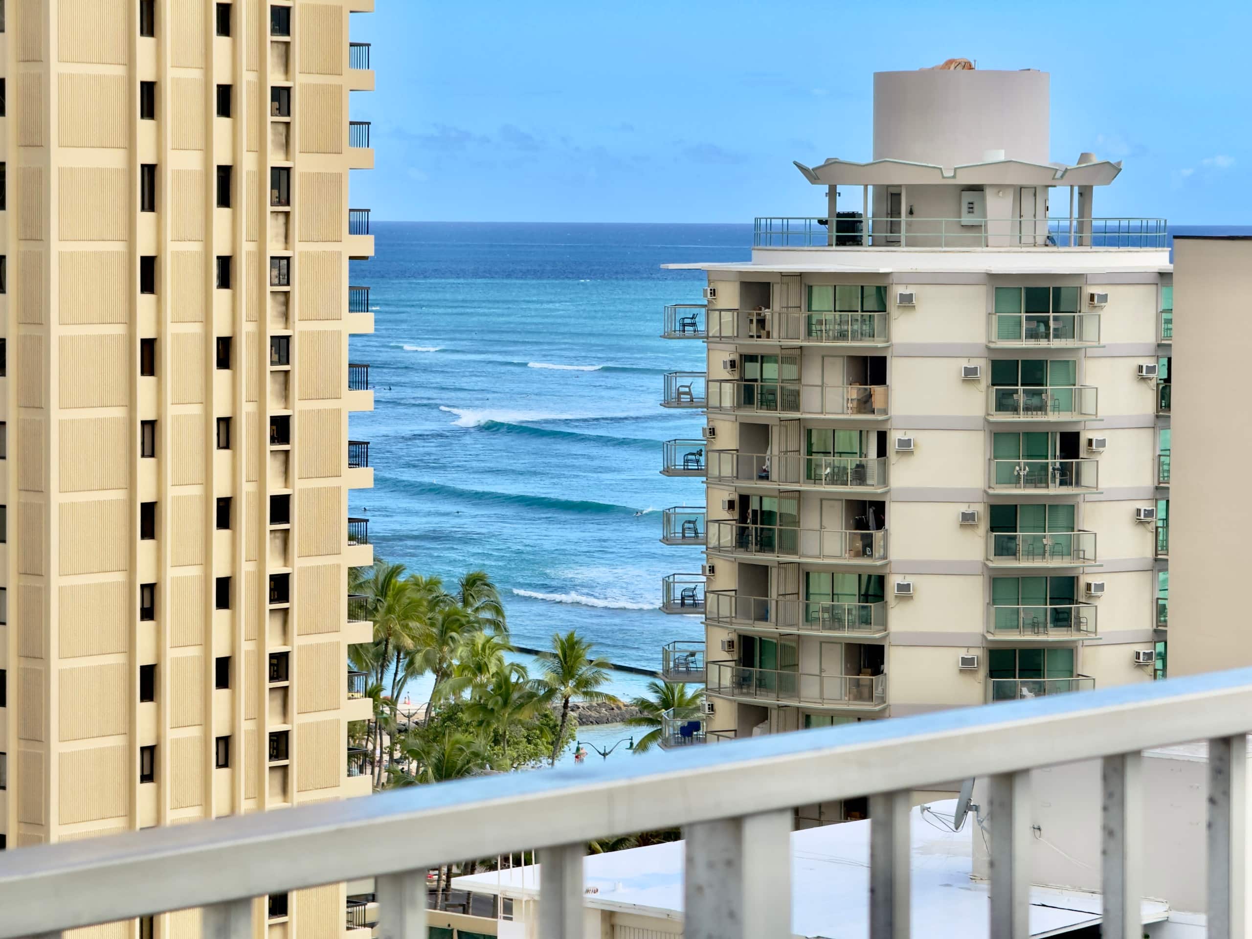 Condo in Honolulu · ★4.98 · 1 bedroom · 2 beds · 1 shared bath - Image 35