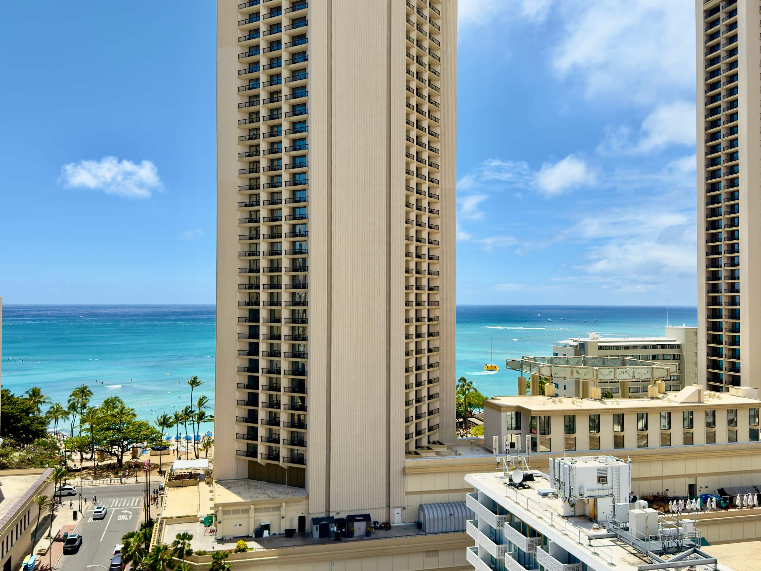 Condo in Honolulu · ★4.98 · 1 bedroom · 2 beds · 1 shared bath - Image 4