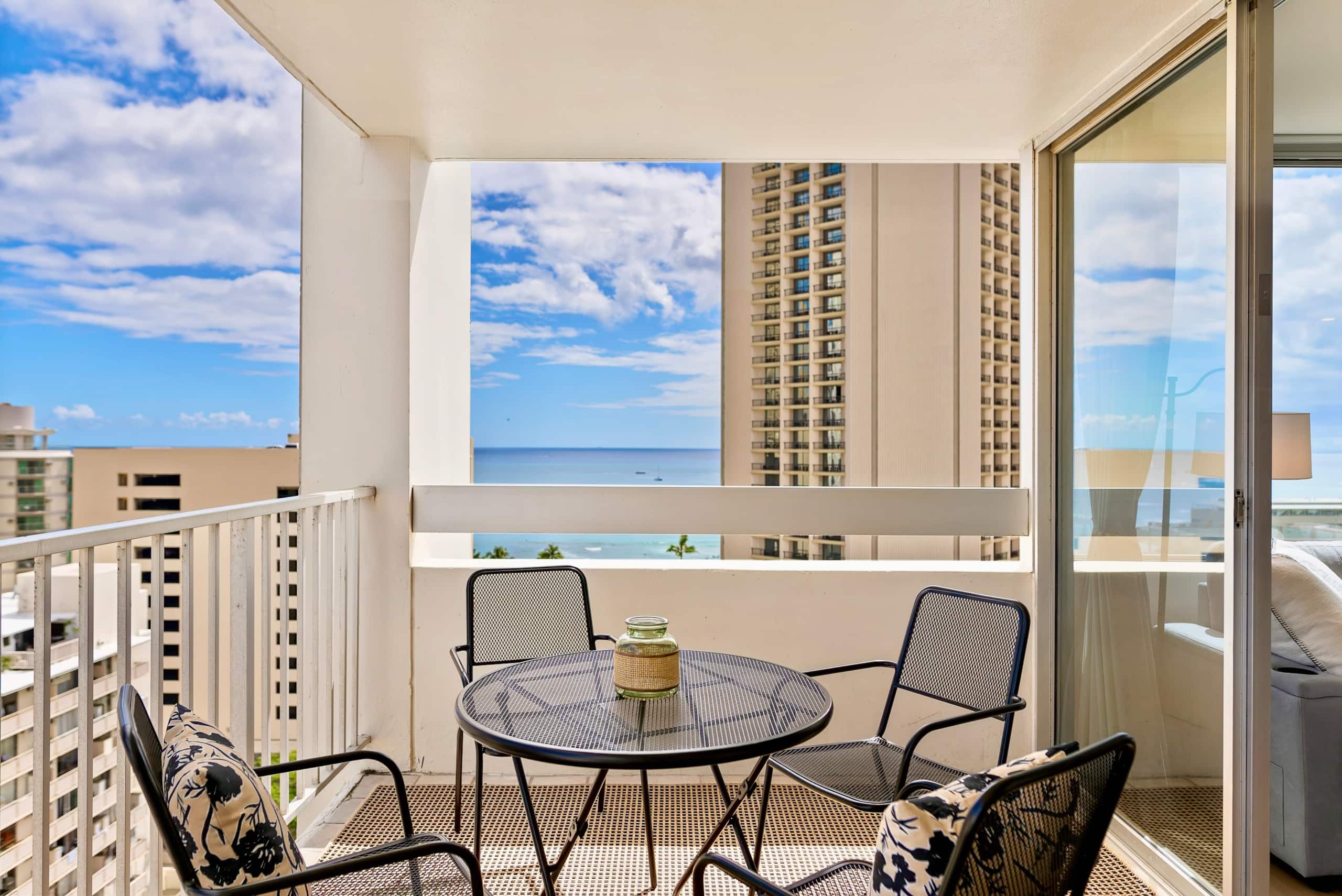 Condo in Honolulu · ★4.98 · 1 bedroom · 2 beds · 1 shared bath - Image 32