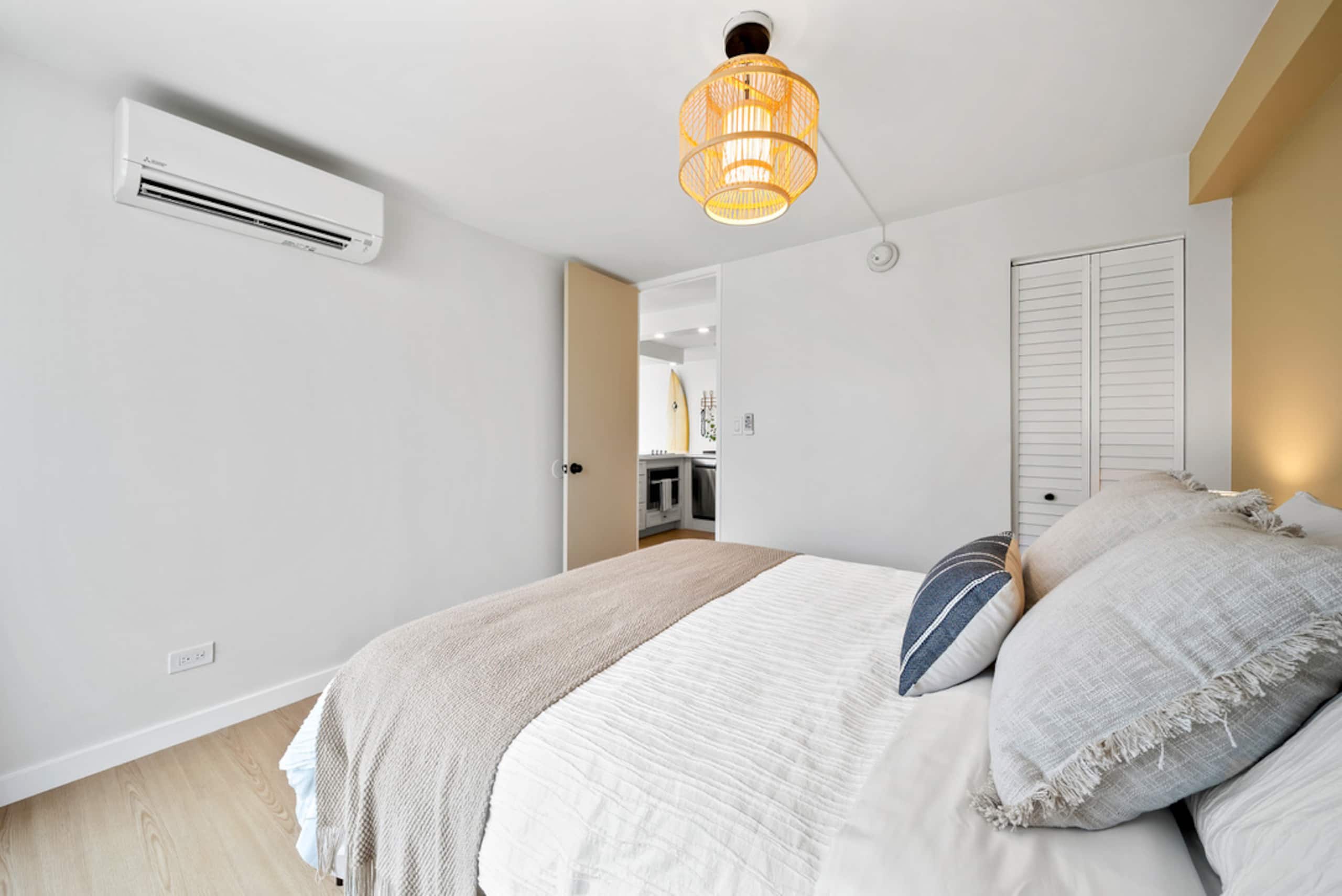 Condo in Honolulu · ★4.98 · 1 bedroom · 2 beds · 1 shared bath - Image 25