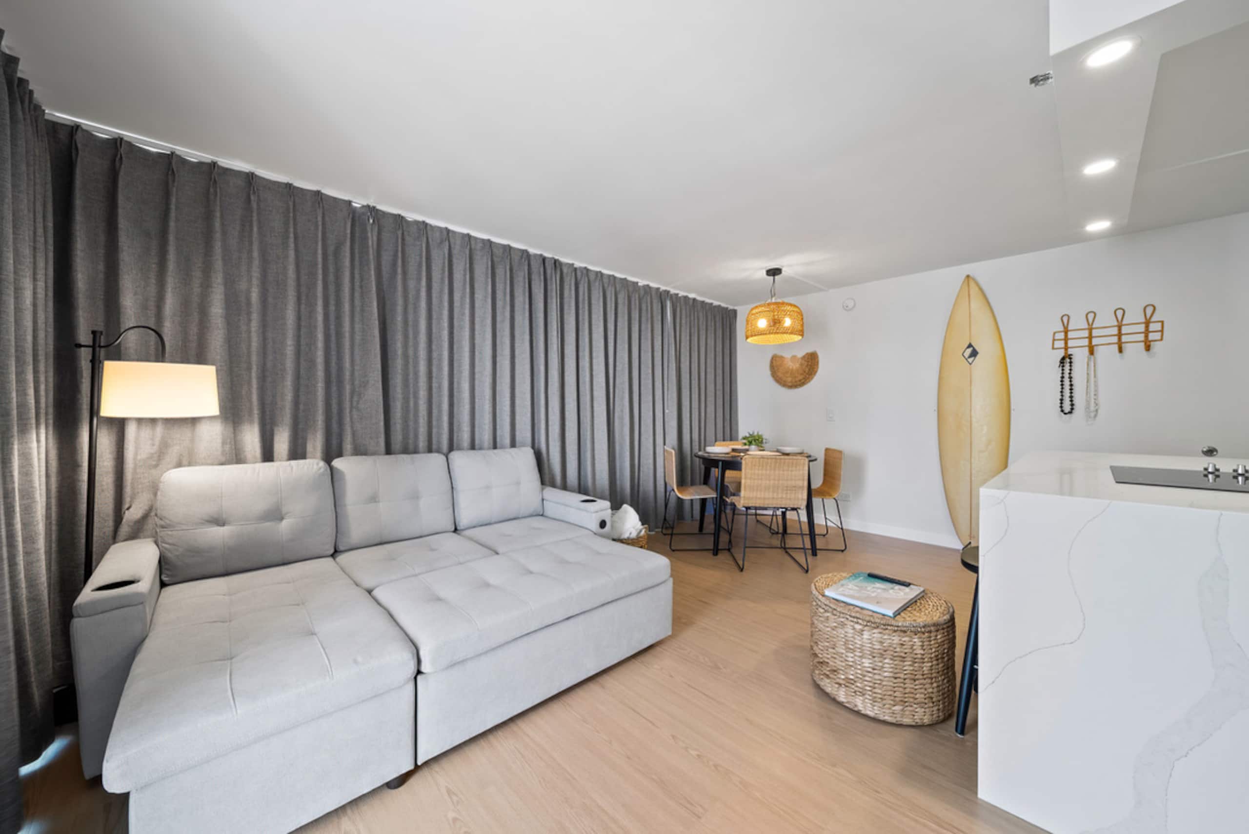 Condo in Honolulu · ★4.98 · 1 bedroom · 2 beds · 1 shared bath - Image 9
