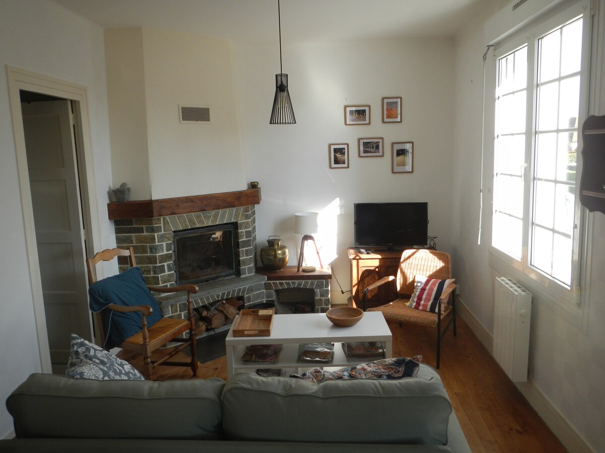 Beliebte Airbnb-Anzeige: Seaside house with garden in Luc Sur Mer