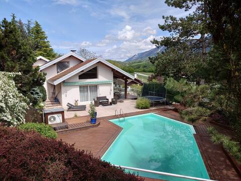 Magnifique apartement avec piscine et vue
