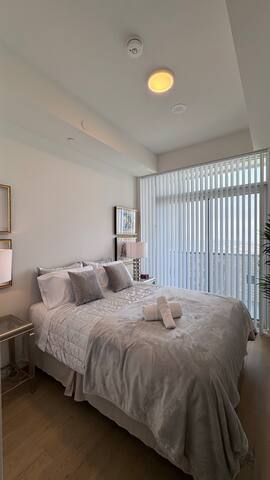 Toronto Executive 3 QueenBeds Panoramic Penthouse gallery image 5