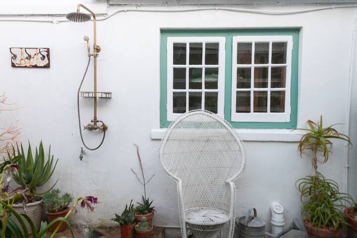 Tranquil 2 Bed Bo Kaap Villa gallery image 2