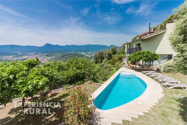 Impresionante villa con piscina panorámica