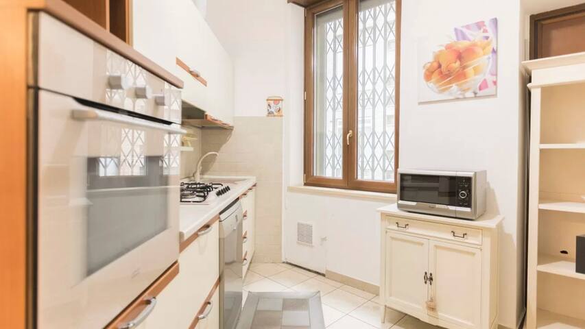 Classbnb – Designer Apartment Near the Duomo gallery image 4