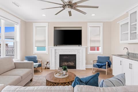 Popular Airbnb listing: Luxury home w/ocean views and across from beach! in Kure Beach